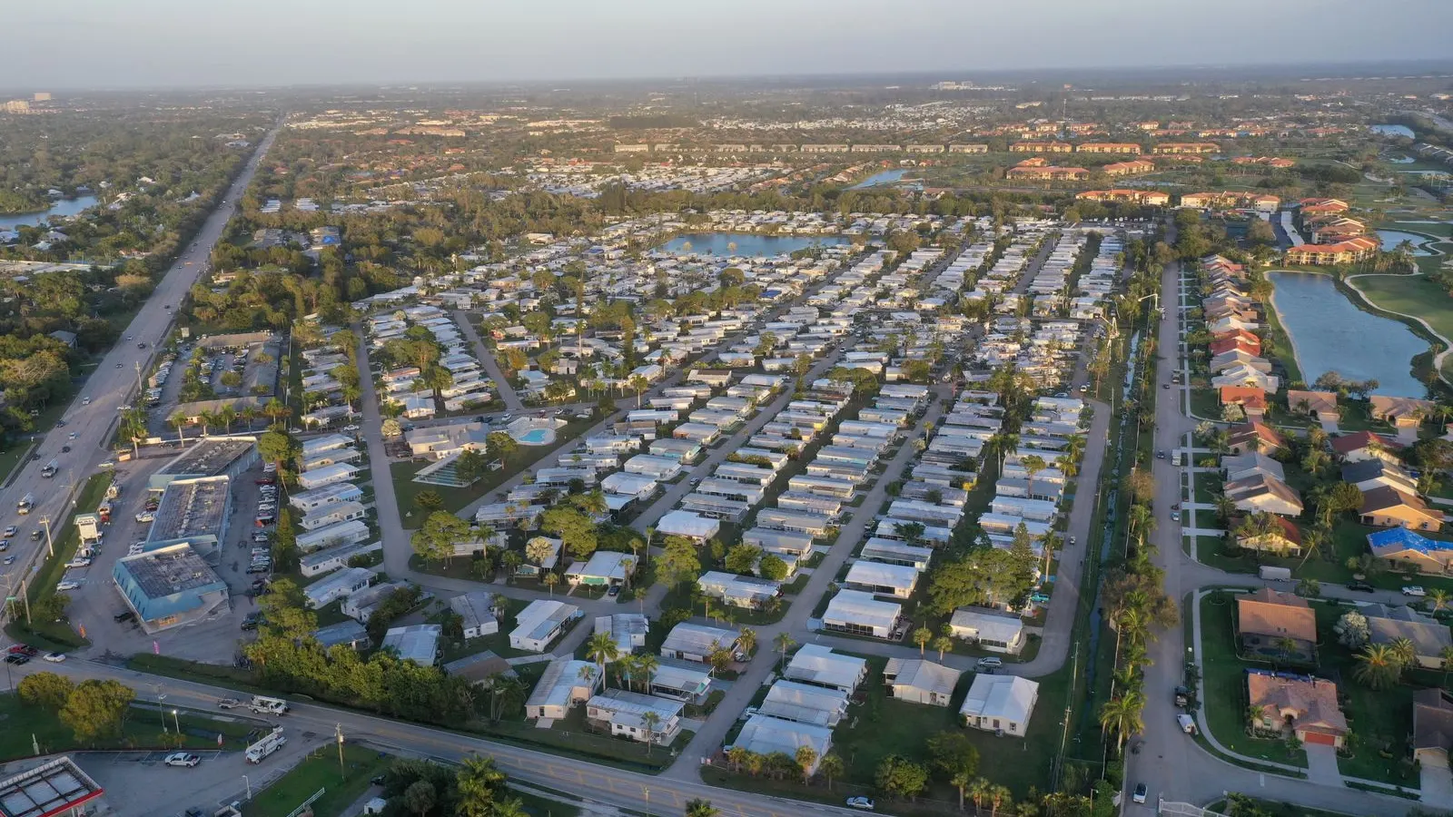 Rows of Florida homes from above in Fort Myers